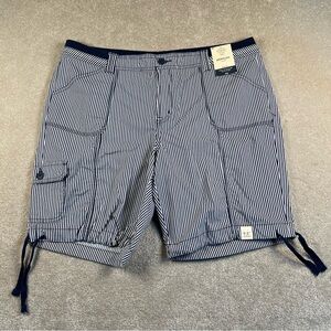 Bermuda Shorts Mid Rise Stripes Blue White Casual St Johns Bay NWT Women's 18P